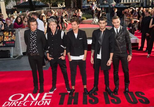 One Direction : trois nouveaux albums… et un contrat en or