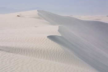 800px-White_sands_national_monument_dune