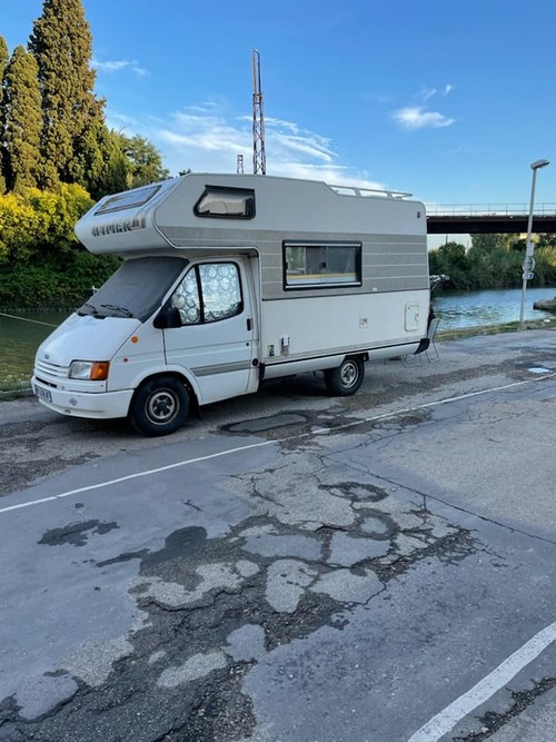 voyage dans le camping car (CC) de Pierre, vers arles en direction des gorges de l'Hérault