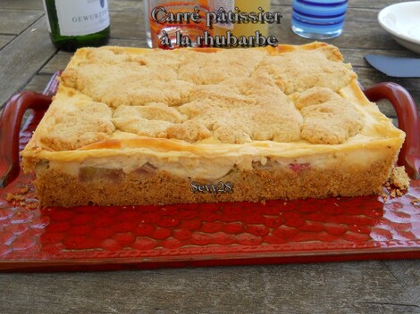 Carré pâtissier à la rhubarbe