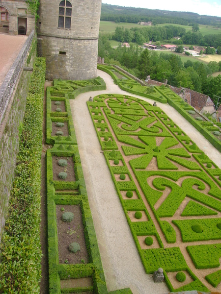 LES JARDINS DE HAUTEFORT . DORDOGNE .   2/2