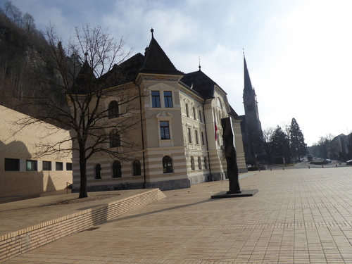 Château de Gutenberg et église à Balzers / Vaduz la mairie / Liechtenstein fev 2017