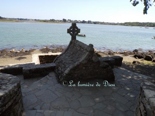 île de Saint Cado, la fontaine de Saint Cado