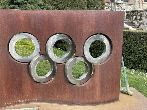 Le jardin du musée olympique au printemps