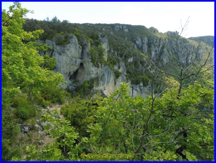 Causse Méjean, le rocher de Cinglegros