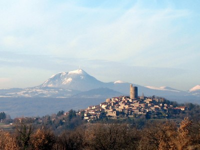 Blog de beaulieu : Beaulieu ,son histoire au travers des siècles, Rando du Jour.12.12.2012 .Vues sur le Puy de Dôme et le Sancy