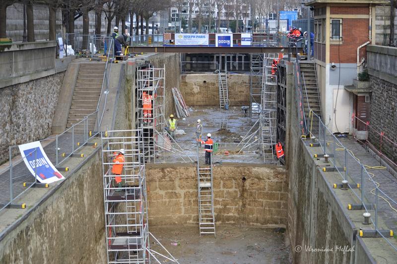 Canal Saint-Martin : L'écluse Jaurès ou l'écluse de la Place de la Bataille de Stalingrad