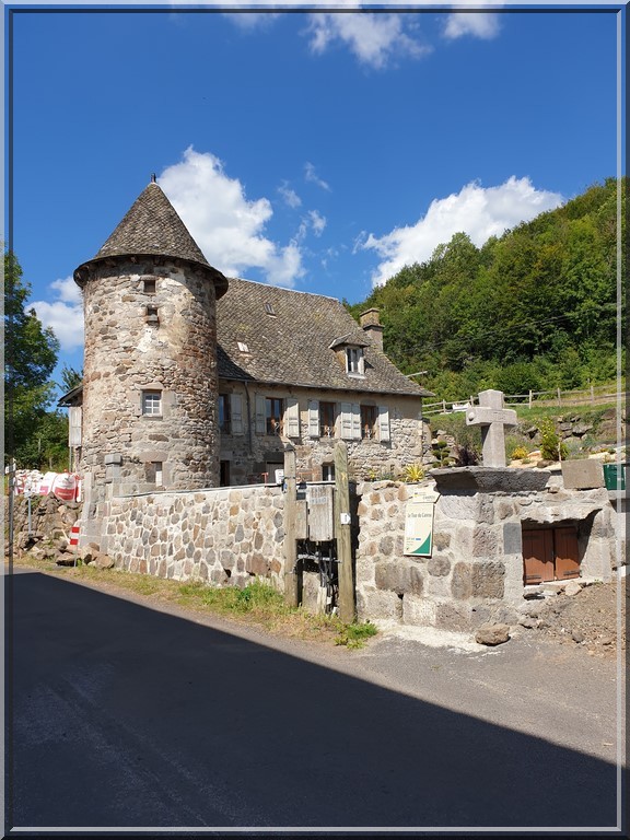 942 - Visite du village d’Albepierre en allant vers St Gérons (15)