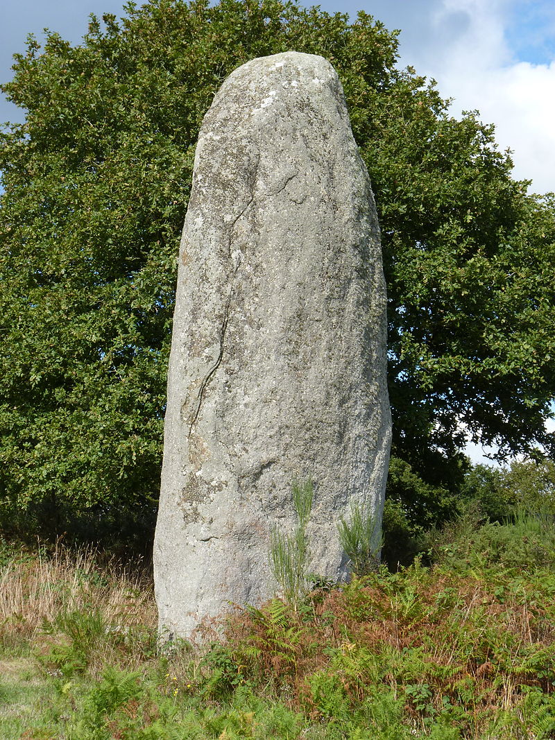 Menhir de Kergornec à Saint-Gilles-Pligeaux 03.JPG