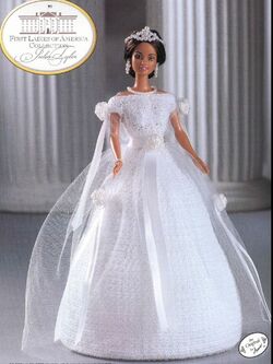 Barbie Jaclyn en robe longue 