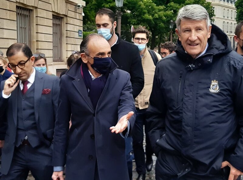 "Lâchez rien !" Eric Zemmour et Jean Messiha s'affichent ensemble à la manifestation des policiers !