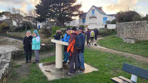 Rando à Penthièvre le 30 11 2023 .18 randonneurs ont marché 11,400 km . Une légère averse les a humidifiés !!!!!