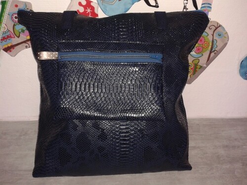 le Méga "hitbag"crocoblue