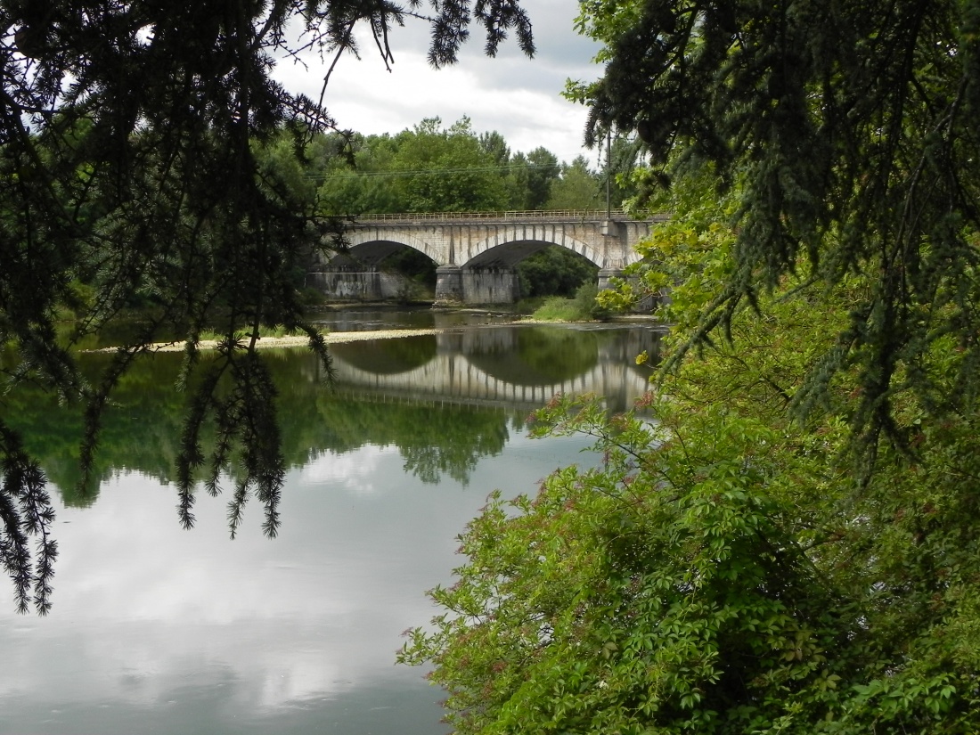 Reflets au Pont d'Ain