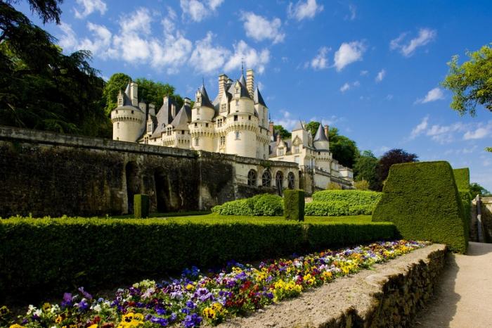 Des Plus Grandes Forteresses Médiévales... Aux Châteaux De Légende...