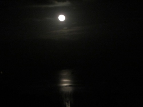 La Lune blanche de Verlaine au-dessus de l'estuaire