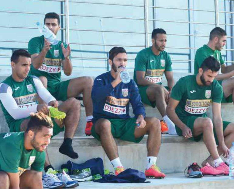 Le Mouloudia en stage à l\'hotel du 5 juillet