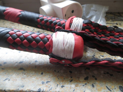 7ft red and black bullwhip pair (suite)