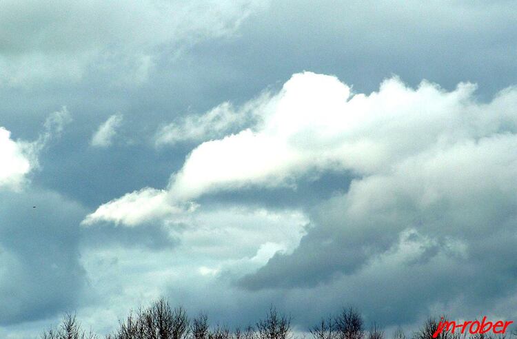 L'observation du ciel : Quand passe les nuages.......