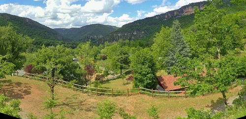 De Nant à Vellas par le Roc Nantais