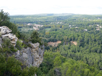 De Roque Bérard, vue vers le village et la cascade