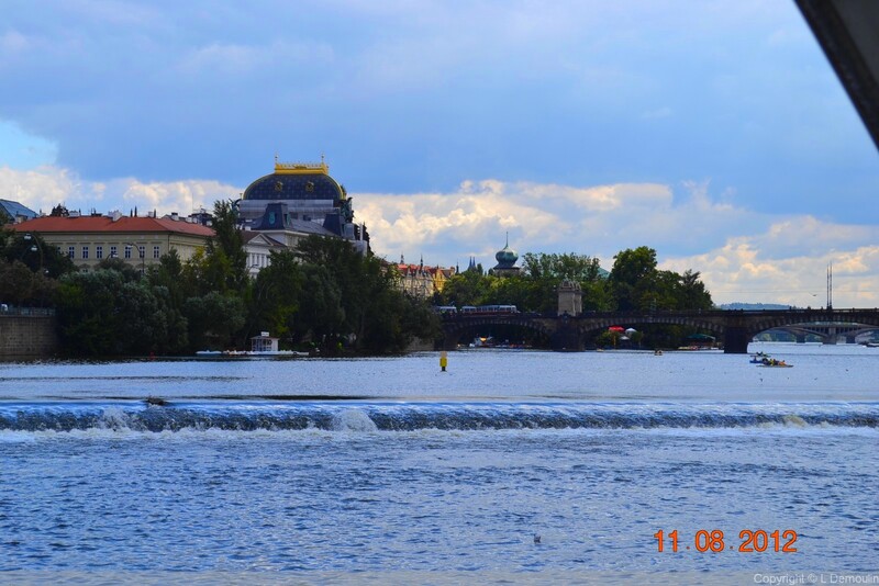 PRAGUE AU FIL DE L'EAU