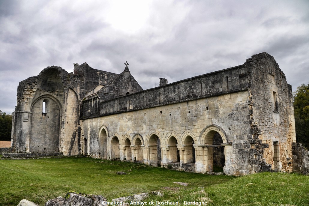 Abbaye de Boschaud - Dordogne