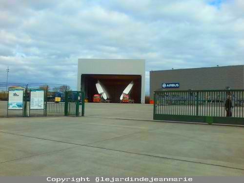 Dimanche 15 Février 2015 ... Airbus A380:je pense qu'il y a eu un départ car j'ai eu la chance de voir la péniche arrivé a Langon,je vous met le site des heures de départ de Langon,