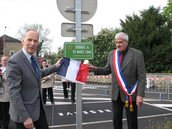 Le maire de Béziers a supprimé (provisoirement) le nom de la rue du 19 Mars 1962… alors des centaines vont naitre dans les mois qui viennent. En complément la chronique de Maurice Tarik Maschino 
