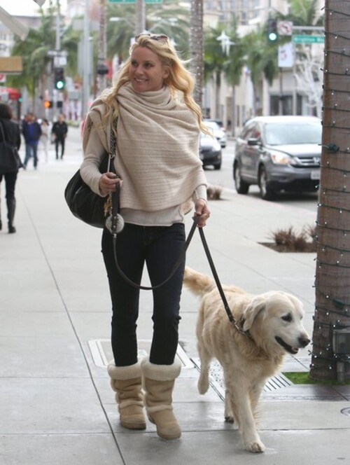 Nicolette Sheridan et son chien Oliver.