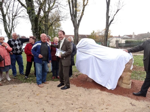 La statue du mouton mérinos inaugurée route de Chaumont...