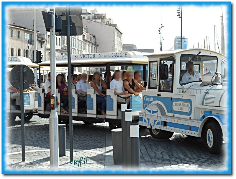 A l'arrêt de bus !