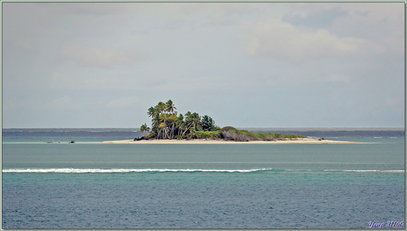 30/11/2021 : tôt le matin, Le Bellot arrive en vue de l'Atoll Saint-François composé des îles Saint-François et la petite île Bijoutier - Seychelles