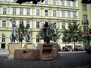 Prague : fontaine...