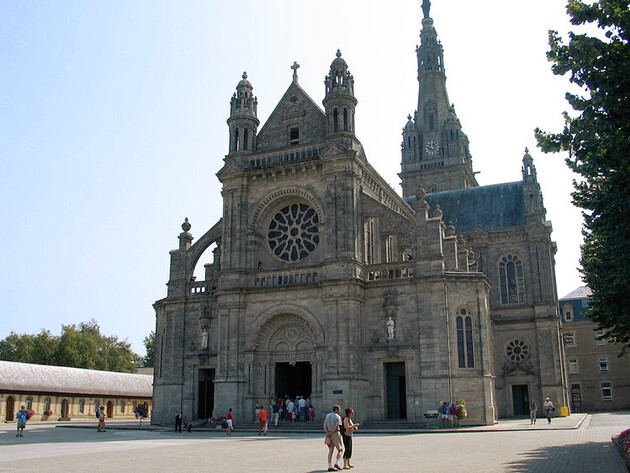 Guide de voyage Morbihan : La basilique Sainte-Anne d'Auray