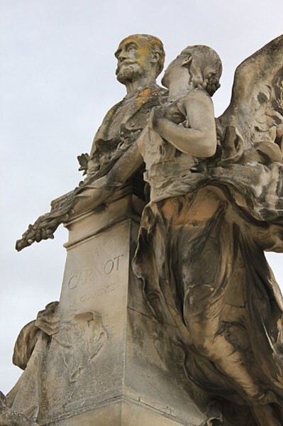 Angoulême 44 statue Carnot