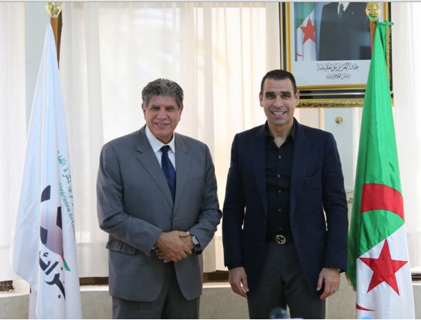 Jeudi 19.10.2017 Madjer installé officilement Entraineur de l'EN, Ighil et Menad Adjoints