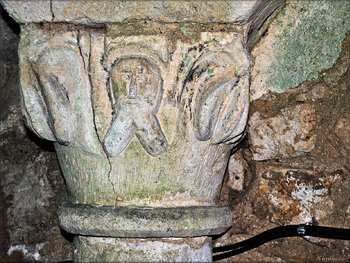 Photos de la crypte de l'église Saint Romain
