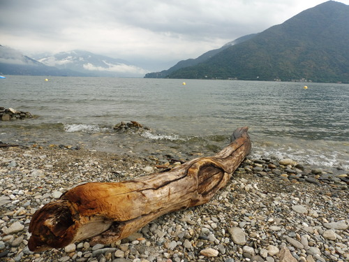 Sautoir en pâte fimo et verre dépoli - le lac majeur au matin