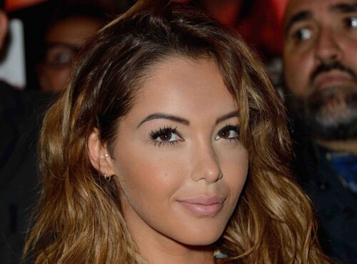 Nabilla s’arme de patience et compte sur vos lettres de soutien