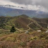 Descente vers le col de Bazès, face au Monné et au Soum de Grum