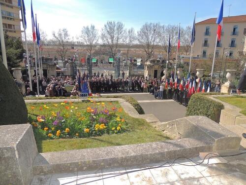 La Cérémonie du 19 mars 2014 Béziers  s'était achevée par le vin d'honneur offert par la Municipalité d’Elie Aboud, mais c’était la dernière fois est pour cause.