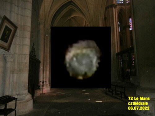 orbes dans la cathédrale du Mans (2022)