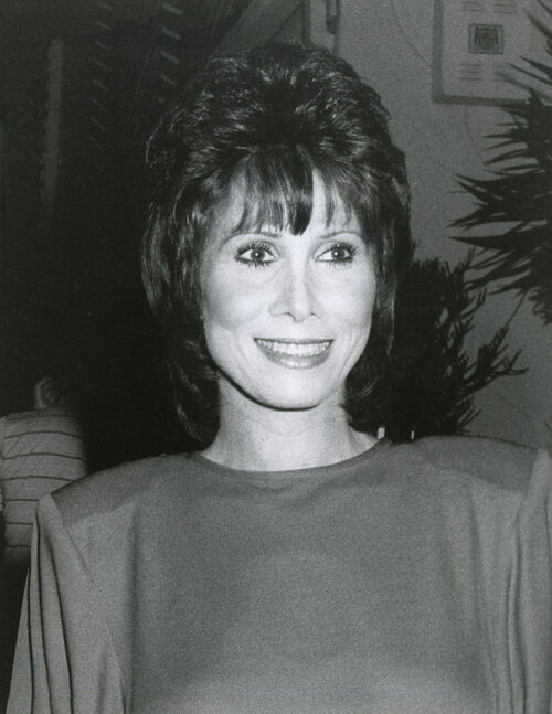 Michele Lee ,en noir et blanc.