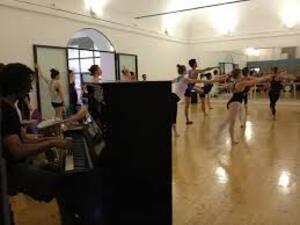 dance ballet class pianist dancers choregrapher