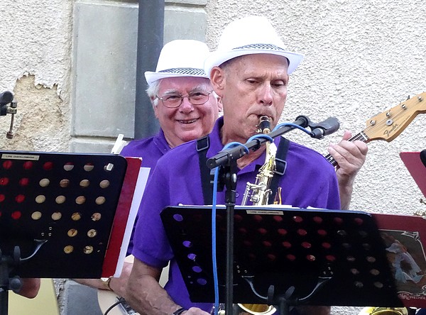 Concert du "Tamalous Orchestra" au jardin de la Mairie de Châtillon sur Seine