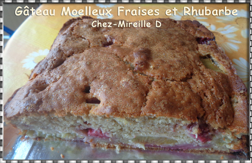 Gâteau Moelleux Fraises et Rhubarbe