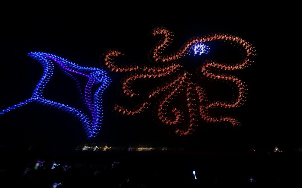 Un grand spectacle de drones, à Arès...