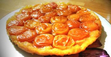 Moelleux aux framboises et tatin d’abricots,