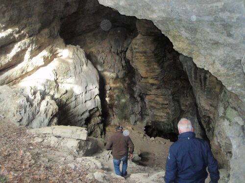 Dans la grotte